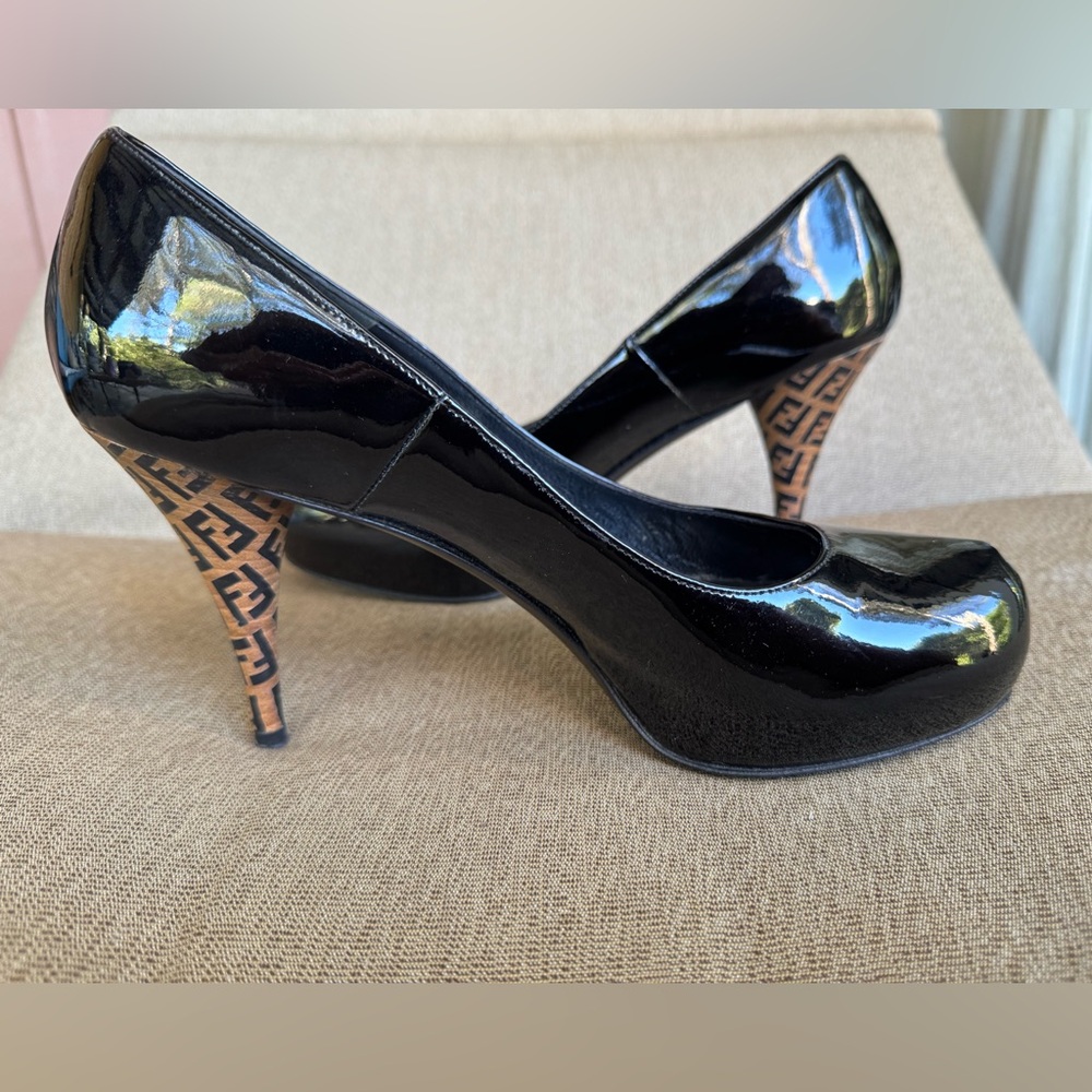 Fendi Black Patent Leather Heels with Monogrammed Tan Accents